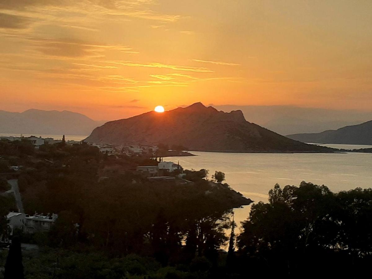 Serenity Villa Aegina Fantastic View Near The Beach Luaran gambar